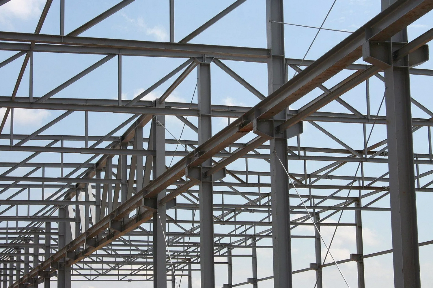 Строительство металлоконструкций – от швеллера до готового здания