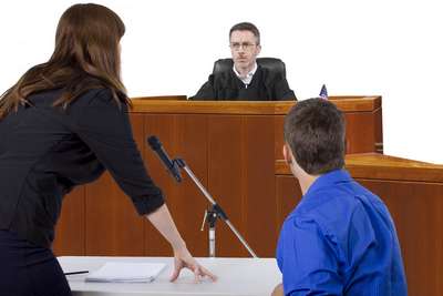 Судьи, подсудимые и адвокаты